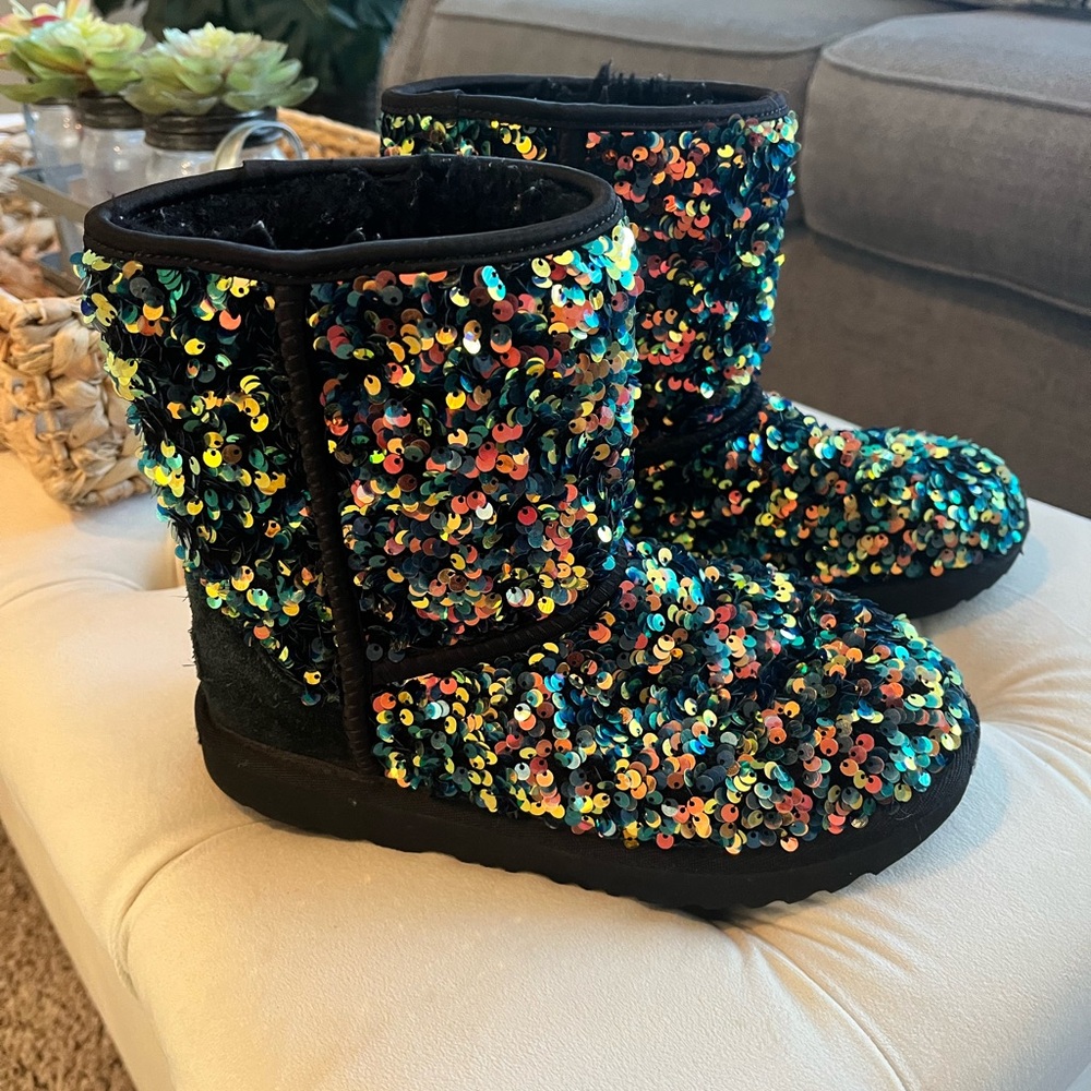 UGG Girls Black Sequin Sparkle Boots Size 4Y Uggs Stellar Sequin Sparkly